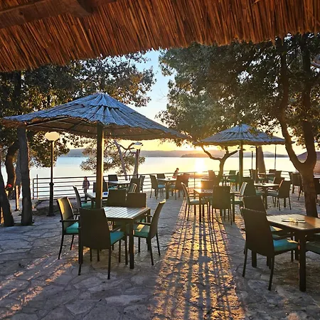 Kamp alanı Mobile Luka Biograd Na Moru