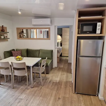 Mobile Luka Биоград-на-Мору