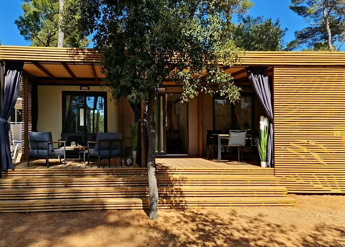 Mobile Luka Кемпинг