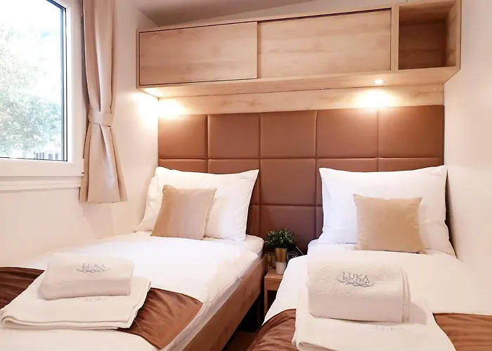 Mobile Luka Кемпинг Биоград-на-Мору