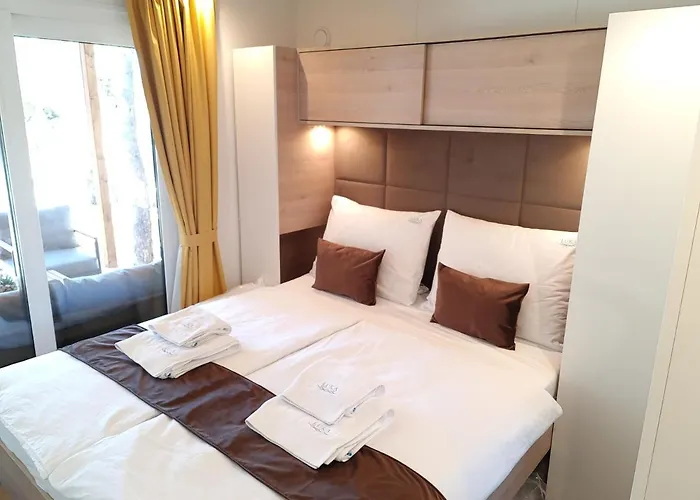 Mobile Luka 4* Биоград-на-Мору