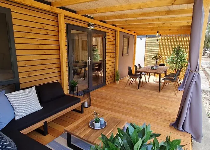 Mobile Luka Кемпинг