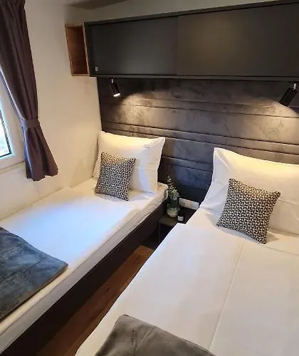 Кемпинг Mobile Luka Биоград-на-Мору