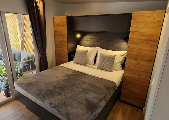 Mobile Luka Кемпинг