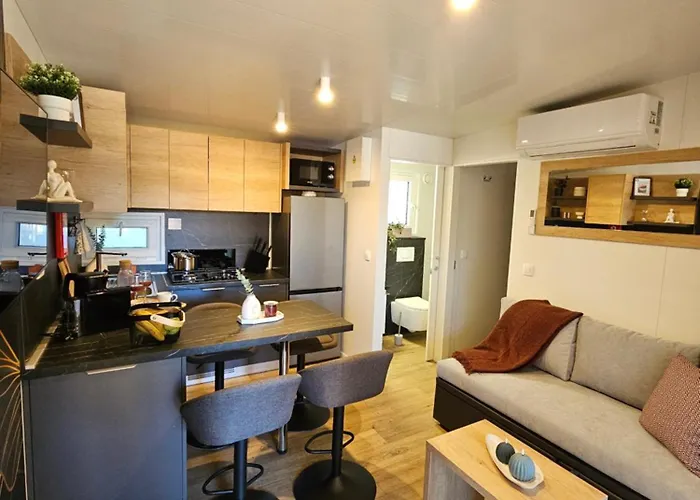 Mobile Luka Кемпинг