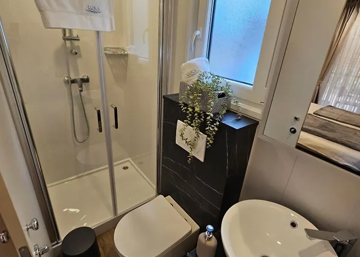 Mobile Luka Биоград-на-Мору