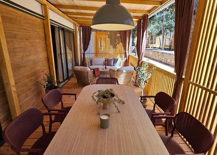 Mobile Luka Biograd Na Moru