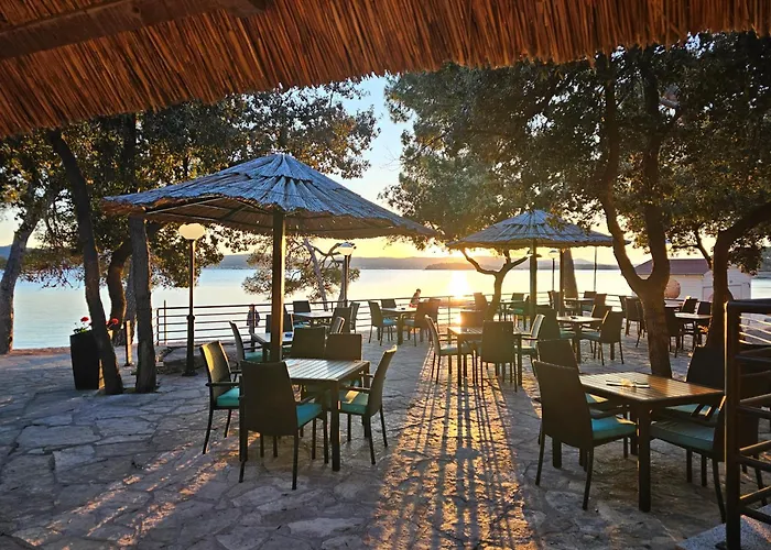 Кемпинг Mobile Luka Биоград-на-Мору