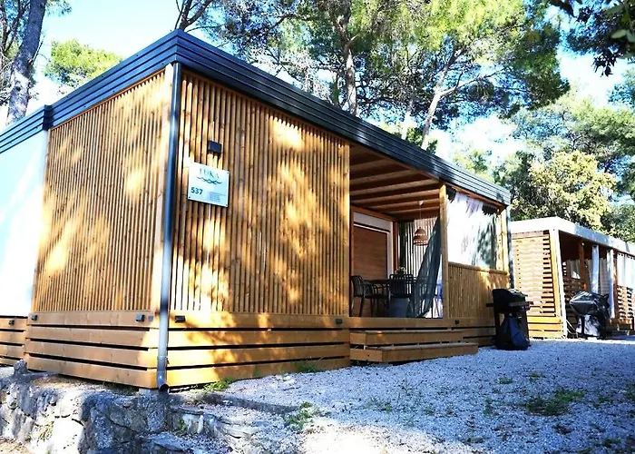 Mobile Luka Кемпинг