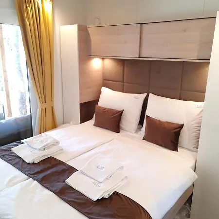 Mobile Luka 4* Biograd Na Moru