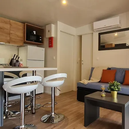 Mobile Luka Biograd Na Moru