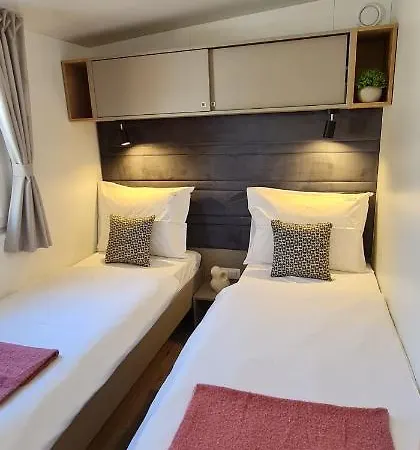 Mobile Luka Biograd Na Moru