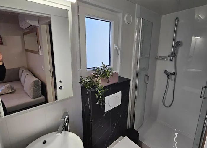 Mobile Luka Kamp Biograd Na Moru